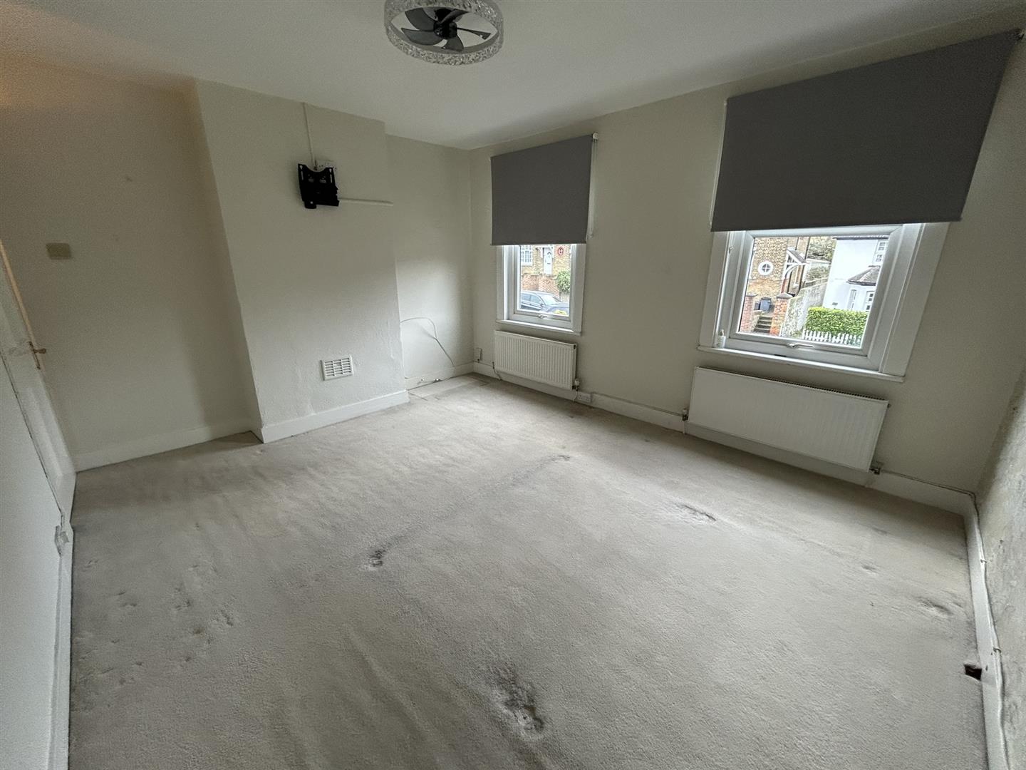 White Horse Hill, Chislehurst Caxtons